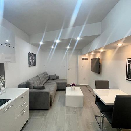 Apartment Diamond -Modern And Lovely Seaside Studio Apartment Kotor Exteriör bild