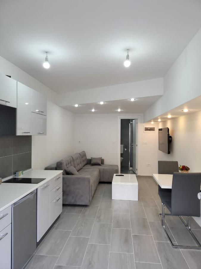 Apartment Diamond -Modern And Lovely Seaside Studio Apartment Kotor Exteriör bild