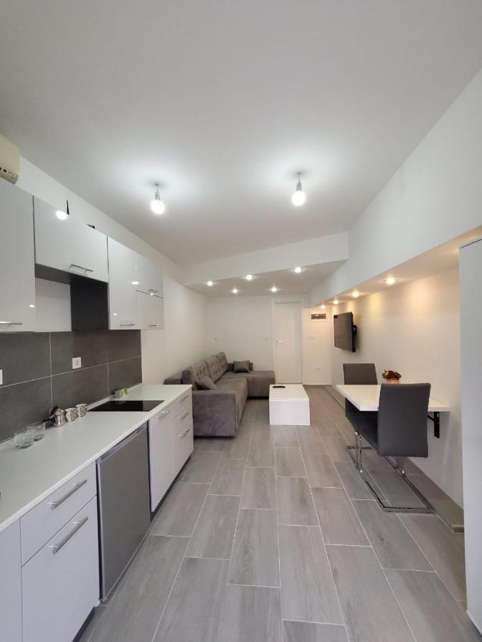 Apartment Diamond -Modern And Lovely Seaside Studio Apartment Kotor Exteriör bild