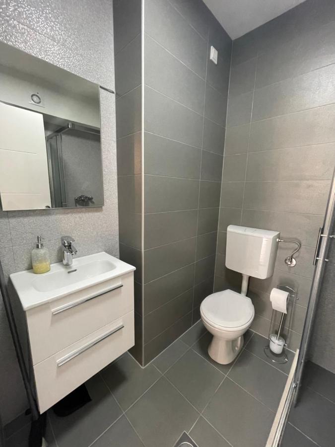 Apartment Diamond -Modern And Lovely Seaside Studio Apartment Kotor Exteriör bild